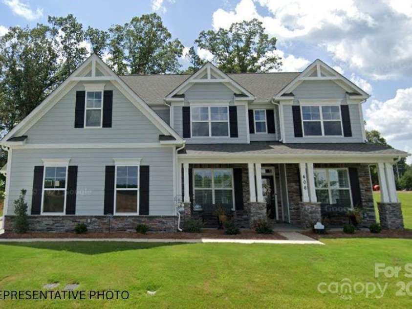 1320 Knob Creek Drive, Gastonia, NC 28054.  MLS# CAR4281293, YatesRealty ID 27493. This Charleston features a side load, 3 car garage