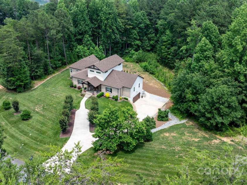 4616 Gold Finch Drive, Denver, NC 28037.  MLS# CAR4256561, YatesRealty ID 27494. 