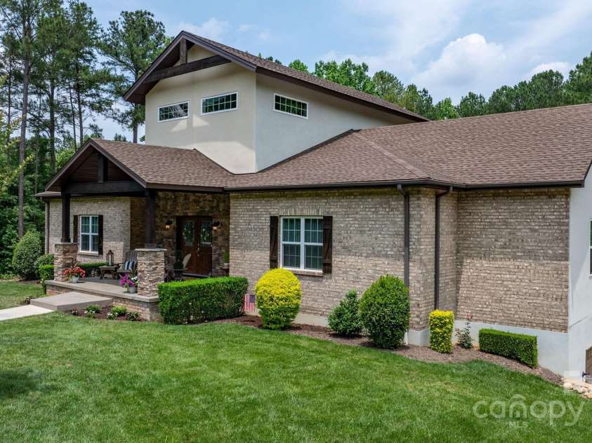 4616 Gold Finch Drive, Denver, NC 28037.  MLS# CAR4256561, YatesRealty ID 27494. 