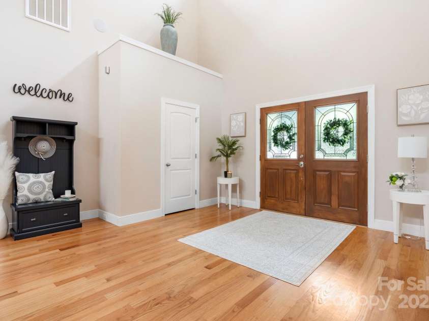 4616 Gold Finch Drive, Denver, NC 28037.  MLS# CAR4256561, YatesRealty ID 27494. Cathedral Foyer welcomes you in
