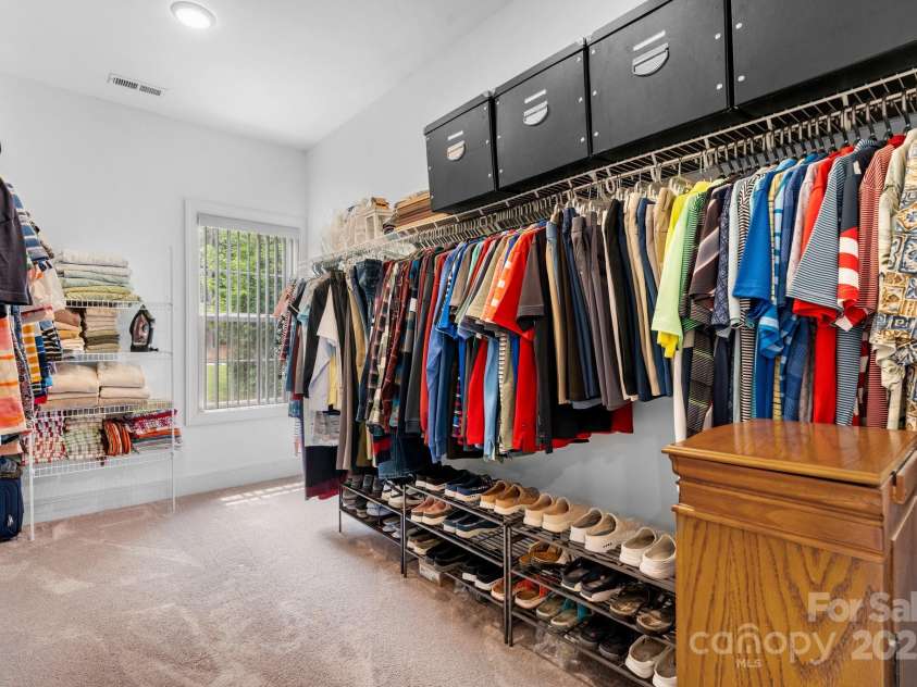 4616 Gold Finch Drive, Denver, NC 28037.  MLS# CAR4256561, YatesRealty ID 27494. Primary Walk-in Closet