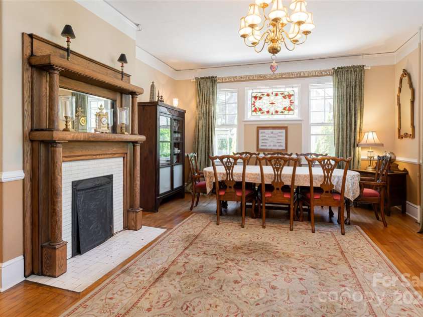 46 Cumberland Circle, Asheville, NC 28801.  MLS# CAR4280409, YatesRealty ID 27495. 