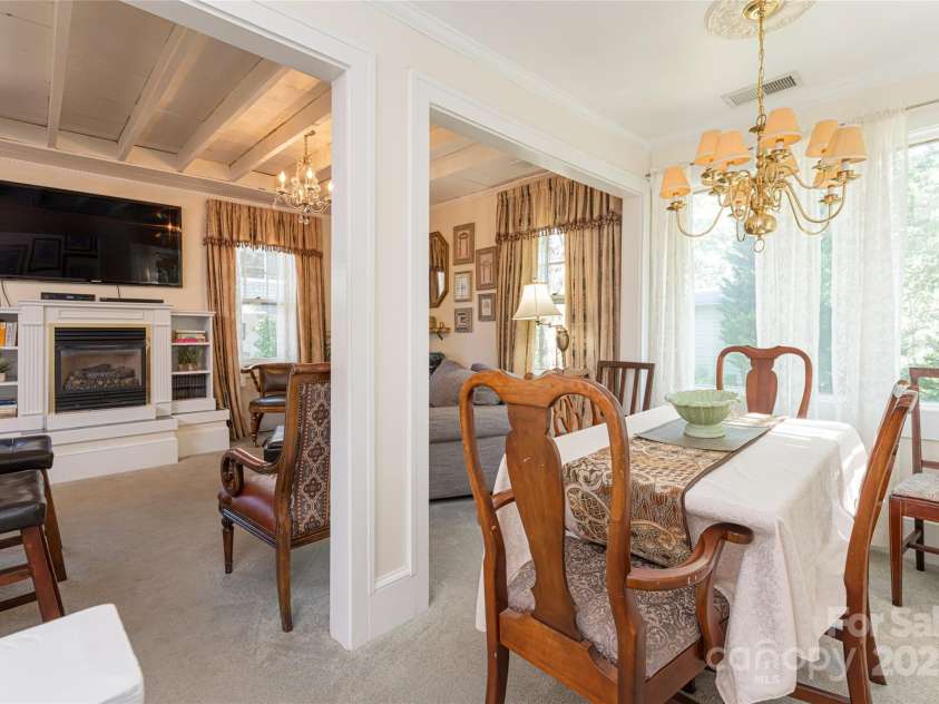 46 Cumberland Circle, Asheville, NC 28801.  MLS# CAR4280409, YatesRealty ID 27495. 