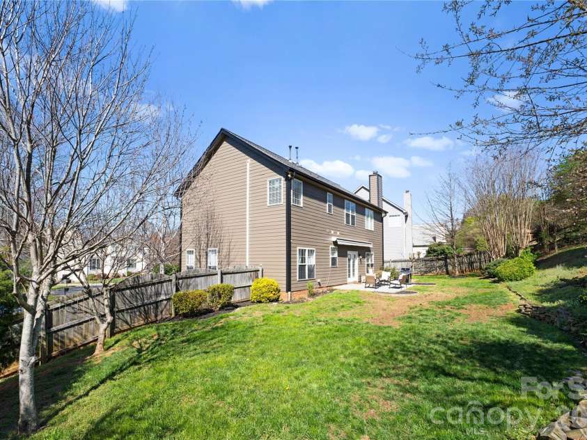 4704 Lone Tree Court, Charlotte, NC 28269.  MLS# CAR4375294, YatesRealty ID 27495. 