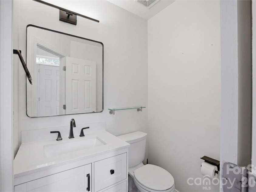 4704 Lone Tree Court, Charlotte, NC 28269.  MLS# CAR4375294, YatesRealty ID 27495. 
