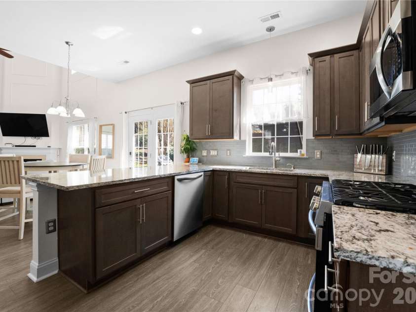 4704 Lone Tree Court, Charlotte, NC 28269.  MLS# CAR4375294, YatesRealty ID 27495. 