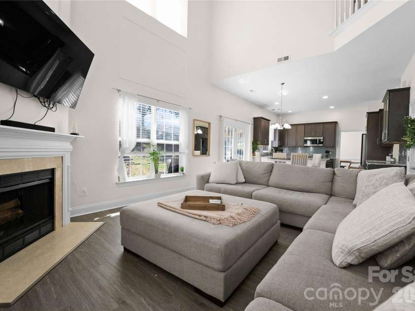 4704 Lone Tree Court, Charlotte, NC 28269.  MLS# CAR4375294, YatesRealty ID 27495. 