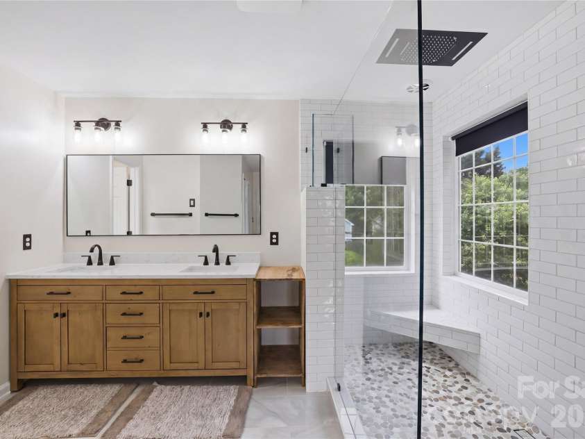 4704 Lone Tree Court, Charlotte, NC 28269.  MLS# CAR4375294, YatesRealty ID 27495. 