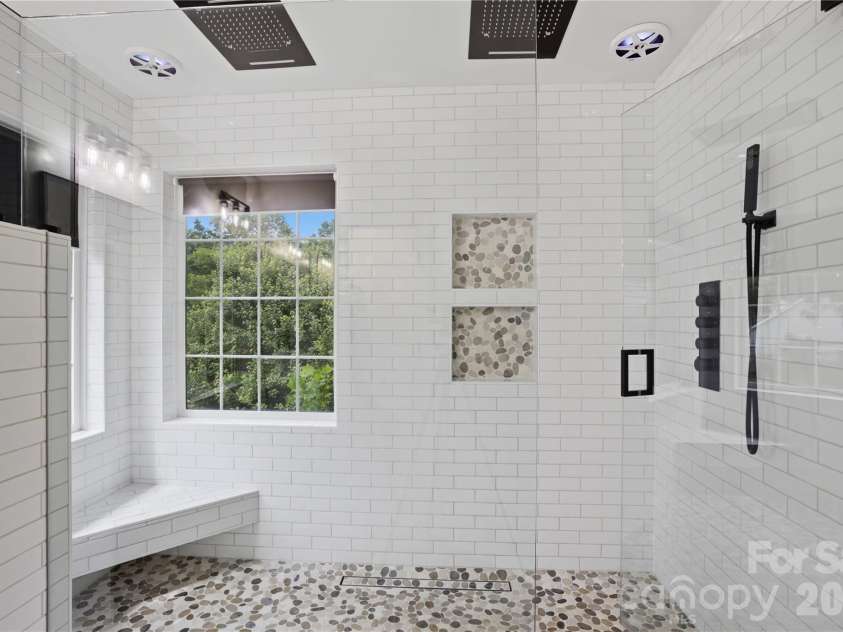 4704 Lone Tree Court, Charlotte, NC 28269.  MLS# CAR4375294, YatesRealty ID 27495. 