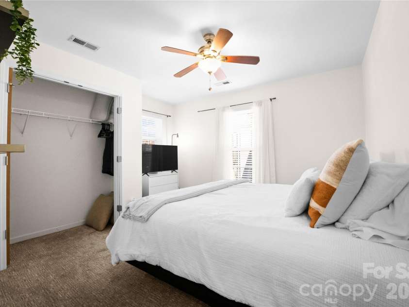4704 Lone Tree Court, Charlotte, NC 28269.  MLS# CAR4375294, YatesRealty ID 27495. 
