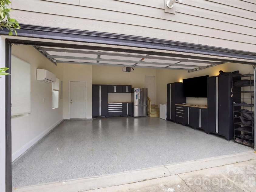 4704 Lone Tree Court, Charlotte, NC 28269.  MLS# CAR4375294, YatesRealty ID 27495. 