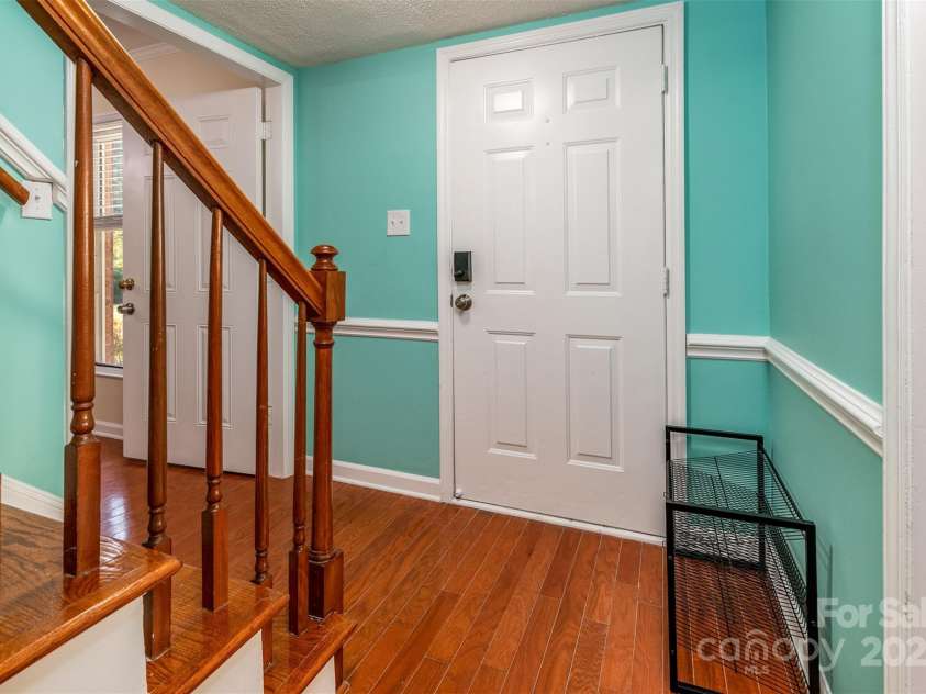 5111 Coronado Drive, Charlotte, NC 28212.  MLS# CAR4291385, YatesRealty ID 27496. 