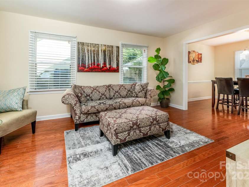 5111 Coronado Drive, Charlotte, NC 28212.  MLS# CAR4291385, YatesRealty ID 27496. 