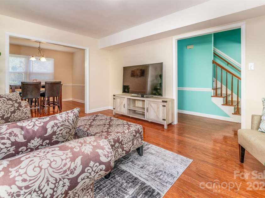 5111 Coronado Drive, Charlotte, NC 28212.  MLS# CAR4291385, YatesRealty ID 27496. 