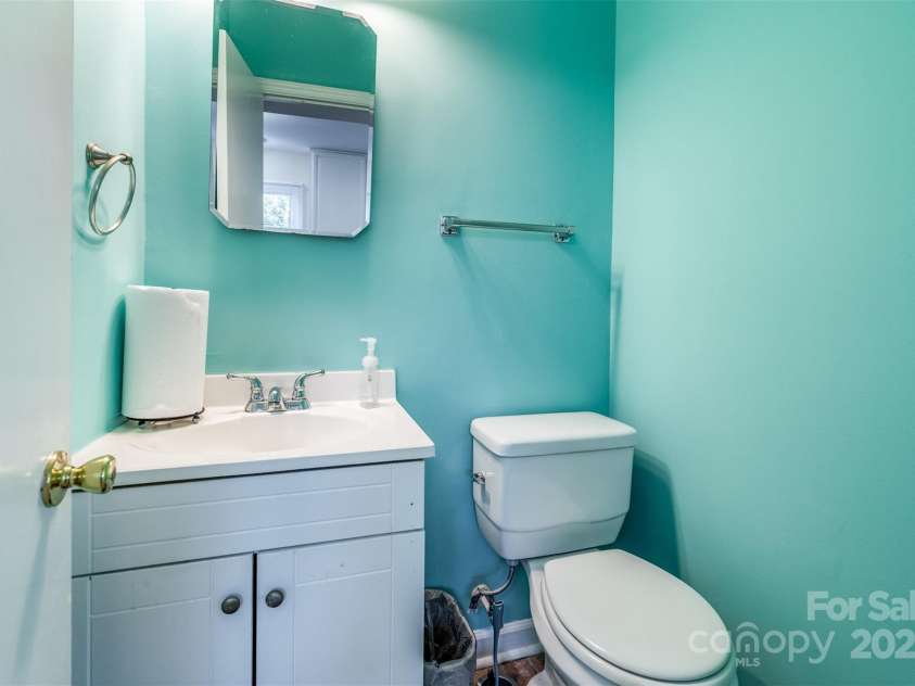 5111 Coronado Drive, Charlotte, NC 28212.  MLS# CAR4291385, YatesRealty ID 27496. 