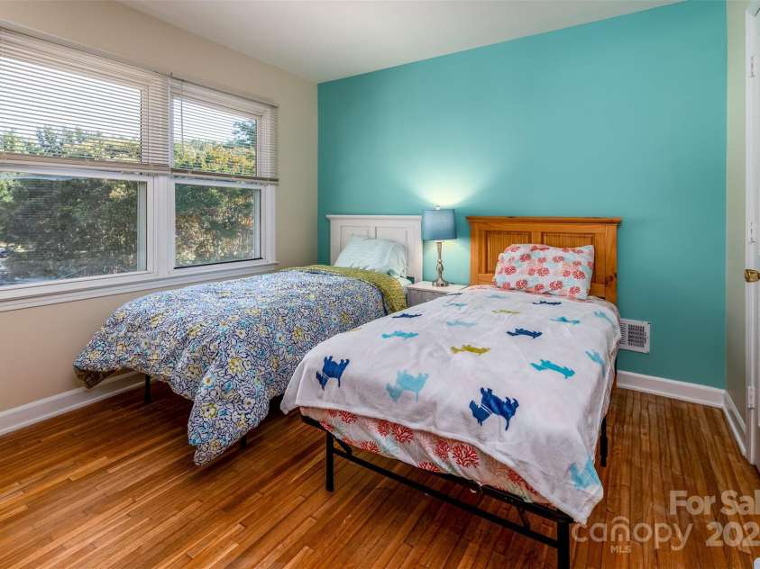 5111 Coronado Drive, Charlotte, NC 28212.  MLS# CAR4291385, YatesRealty ID 27496. 