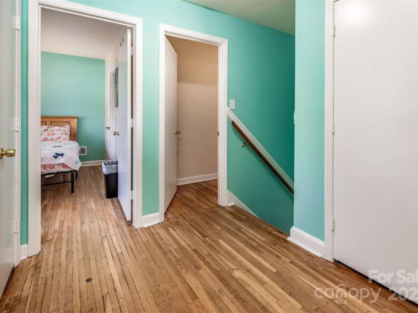 5111 Coronado Drive, Charlotte, NC 28212.  MLS# CAR4291385, YatesRealty ID 27496. 