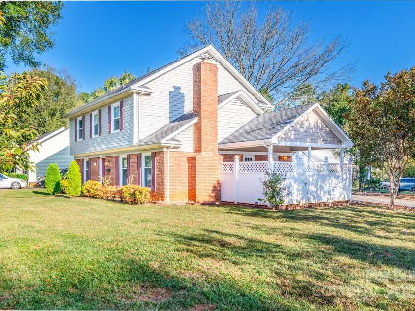 5111 Coronado Drive, Charlotte, NC 28212.  MLS# CAR4291385, YatesRealty ID 27496. 
