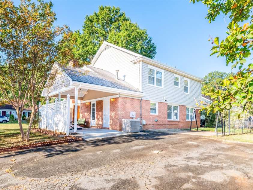 5111 Coronado Drive, Charlotte, NC 28212.  MLS# CAR4291385, YatesRealty ID 27496. 