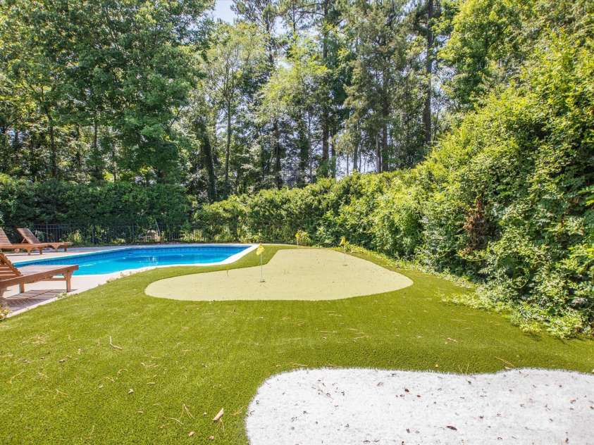 6123 Glen Manor Drive, Charlotte, NC 28269.  MLS# CAR4244211, YatesRealty ID 27497. 