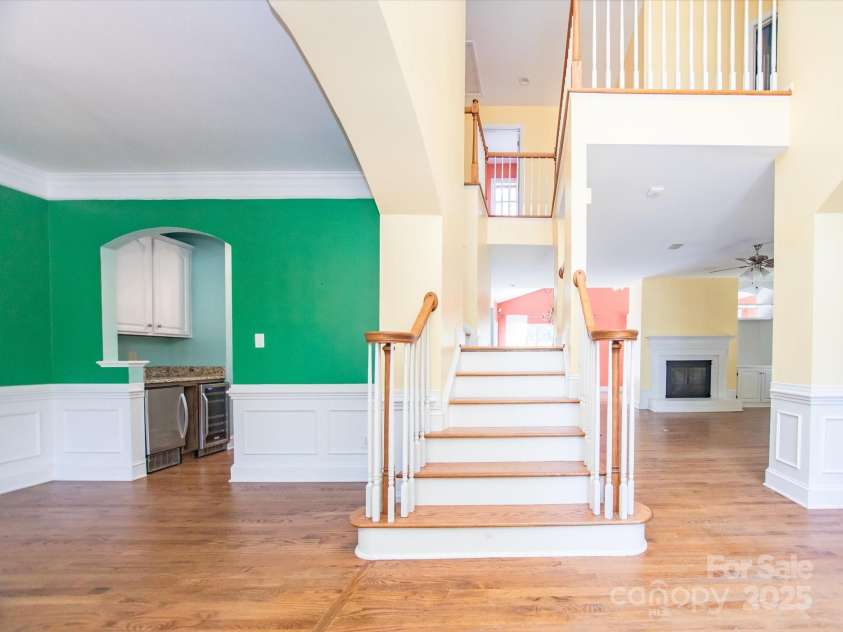 6123 Glen Manor Drive, Charlotte, NC 28269.  MLS# CAR4244211, YatesRealty ID 27497. 