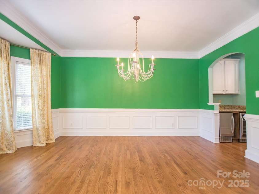 6123 Glen Manor Drive, Charlotte, NC 28269.  MLS# CAR4244211, YatesRealty ID 27497. 