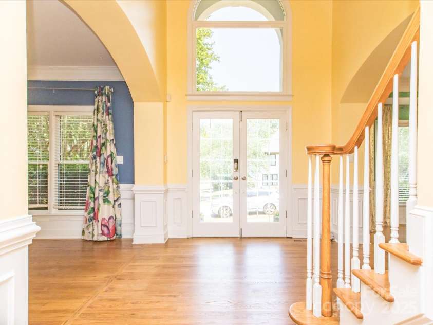 6123 Glen Manor Drive, Charlotte, NC 28269.  MLS# CAR4244211, YatesRealty ID 27497. 