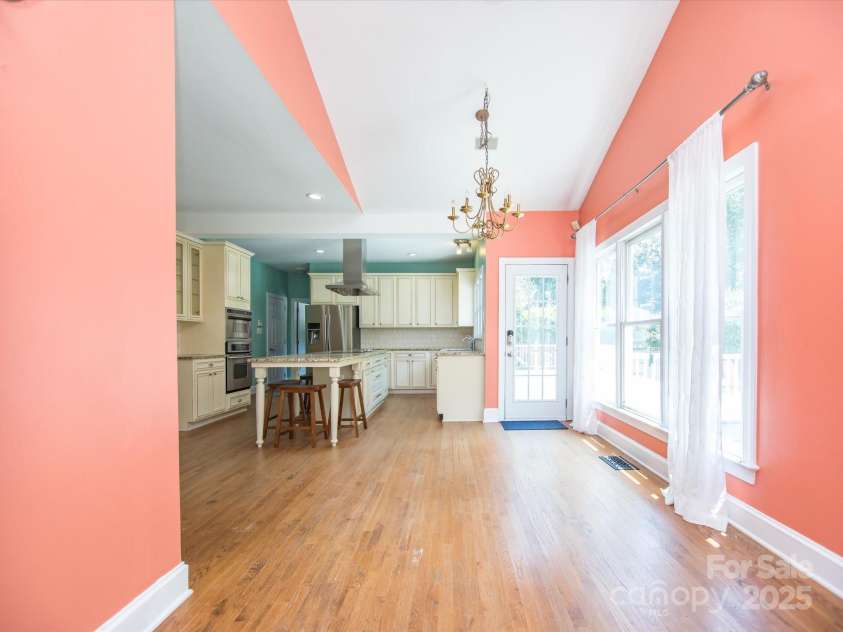 6123 Glen Manor Drive, Charlotte, NC 28269.  MLS# CAR4244211, YatesRealty ID 27497. 