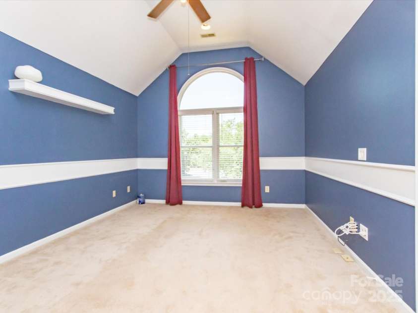 6123 Glen Manor Drive, Charlotte, NC 28269.  MLS# CAR4244211, YatesRealty ID 27497. 