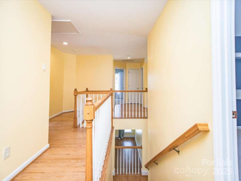 6123 Glen Manor Drive, Charlotte, NC 28269.  MLS# CAR4244211, YatesRealty ID 27497. 