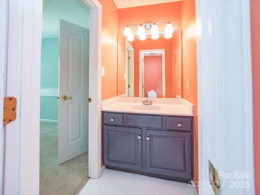 6123 Glen Manor Drive, Charlotte, NC 28269.  MLS# CAR4244211, YatesRealty ID 27497. 