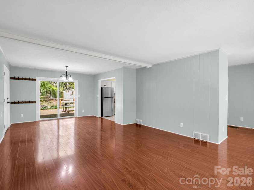 31 Firefly Lane, Saluda, NC 28773.  MLS# CAR4370921, YatesRealty ID 27498. Family/Dining area