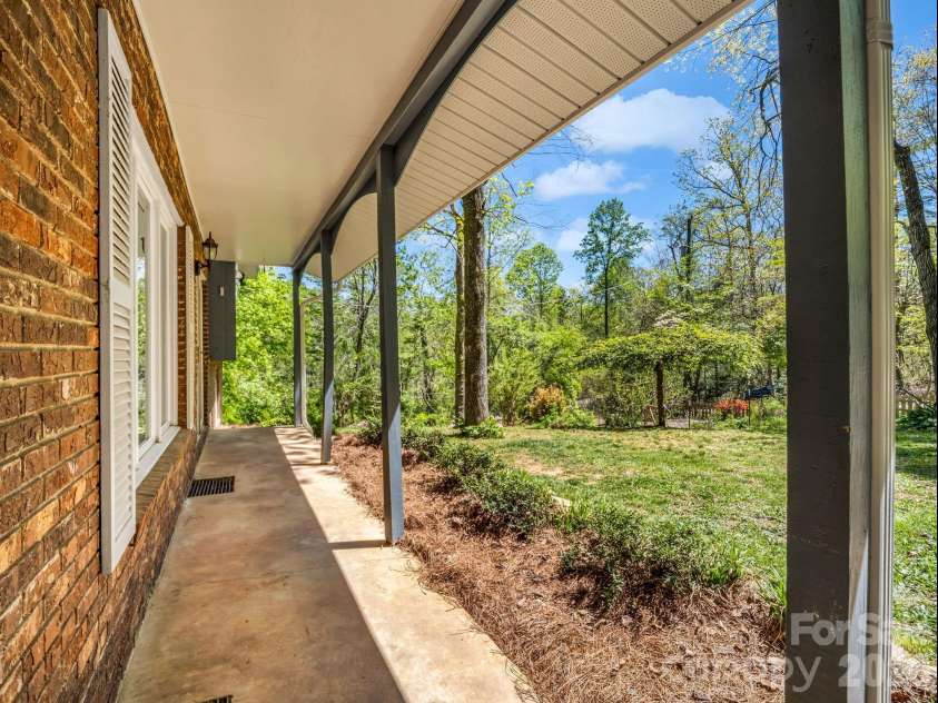 31 Firefly Lane, Saluda, NC 28773.  MLS# CAR4370921, YatesRealty ID 27498. Front walkway