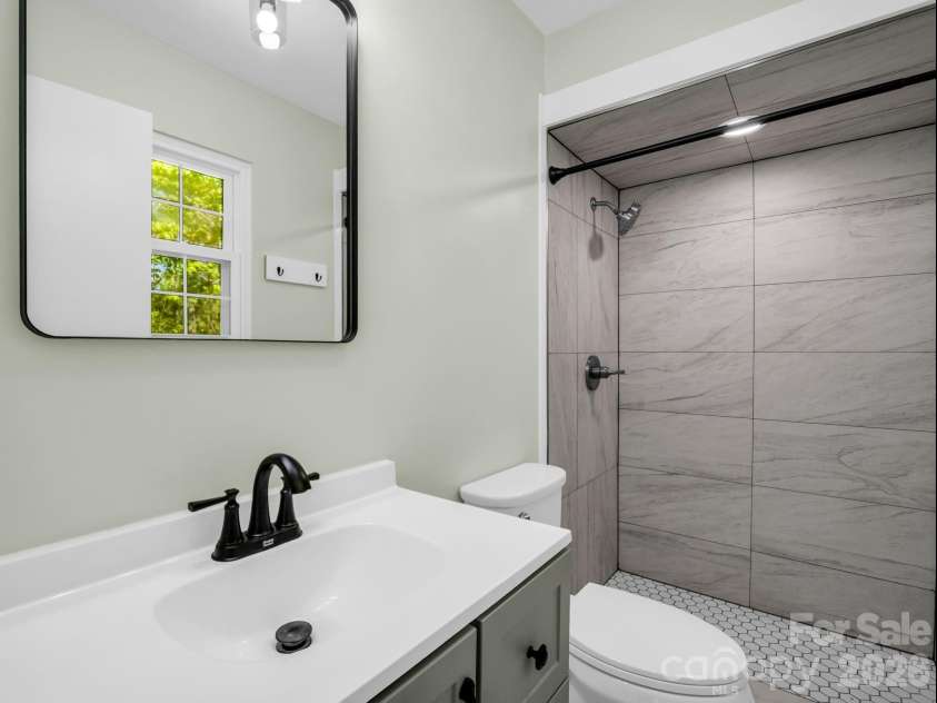 31 Firefly Lane, Saluda, NC 28773.  MLS# CAR4370921, YatesRealty ID 27498. Main Bedroom Bath
