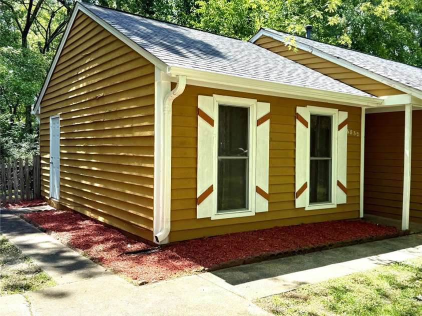 6832 Delta Lake Drive, Charlotte, NC 28215.  MLS# CAR4272457, YatesRealty ID 27499. 