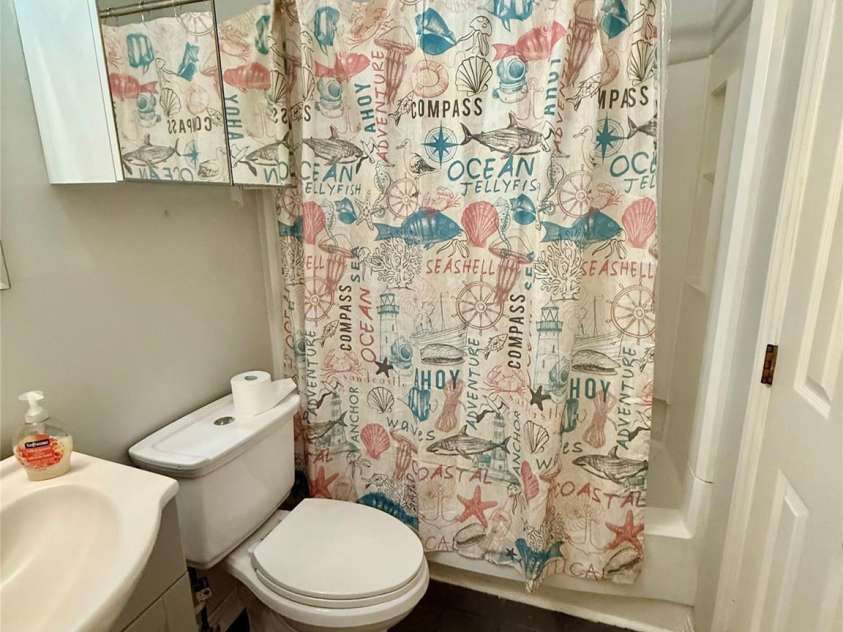 6832 Delta Lake Drive, Charlotte, NC 28215.  MLS# CAR4272457, YatesRealty ID 27499. 