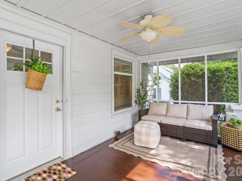 821 Watson Avenue, Winston Salem, NC 27103.  MLS# CAR4384198, YatesRealty ID 27499. 