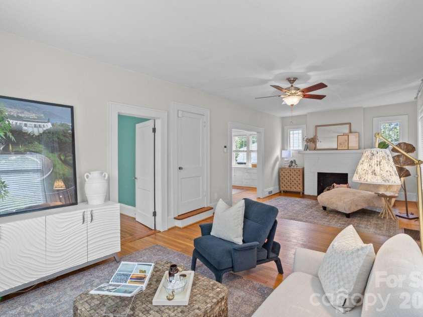 821 Watson Avenue, Winston Salem, NC 27103.  MLS# CAR4384198, YatesRealty ID 27499. 