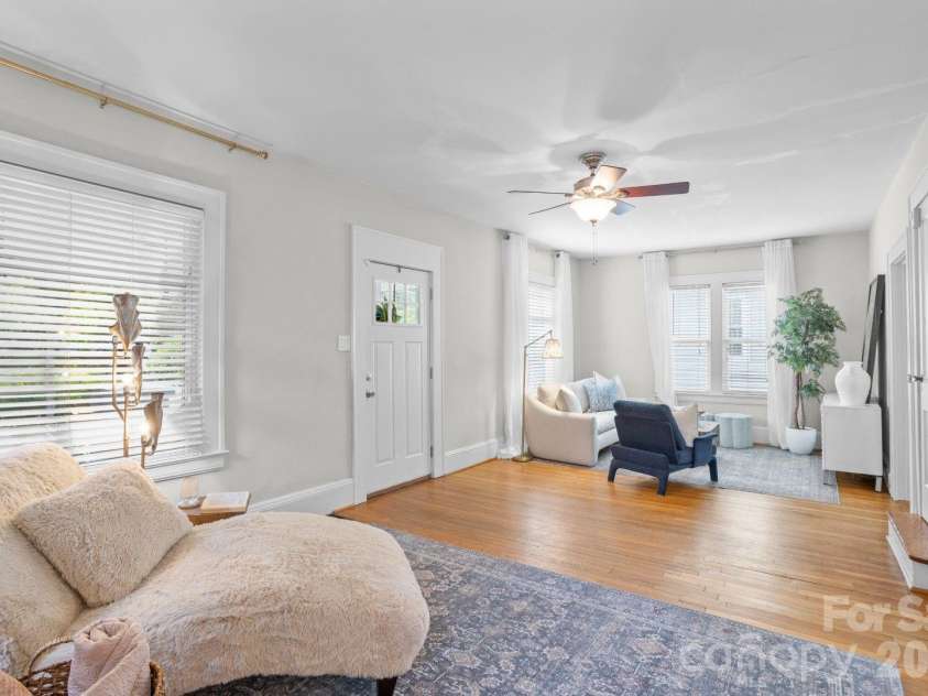 821 Watson Avenue, Winston Salem, NC 27103.  MLS# CAR4384198, YatesRealty ID 27499. 