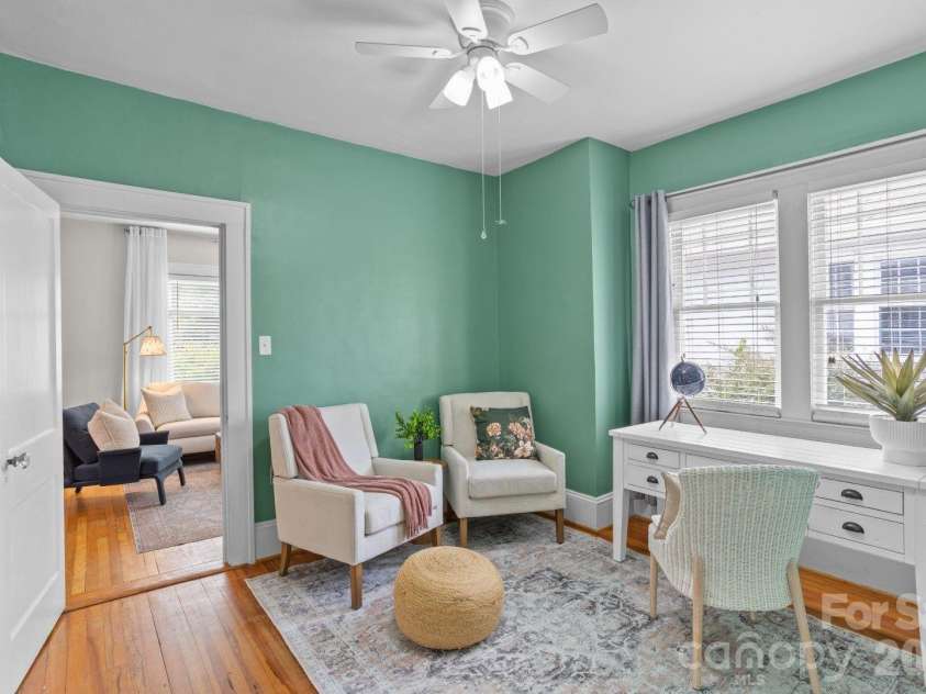 821 Watson Avenue, Winston Salem, NC 27103.  MLS# CAR4384198, YatesRealty ID 27499. 