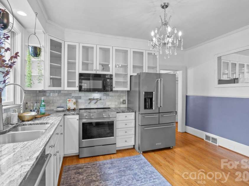 821 Watson Avenue, Winston Salem, NC 27103.  MLS# CAR4384198, YatesRealty ID 27499. 