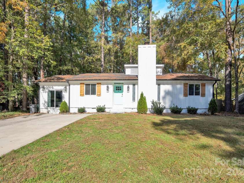 11116 Vista Canyon Drive, Charlotte, NC 28226.  MLS# CAR4201076, YatesRealty ID 275. 