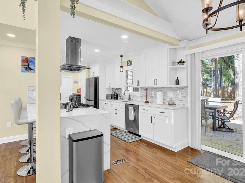 11116 Vista Canyon Drive, Charlotte, NC 28226.  MLS# CAR4201076, YatesRealty ID 275. 