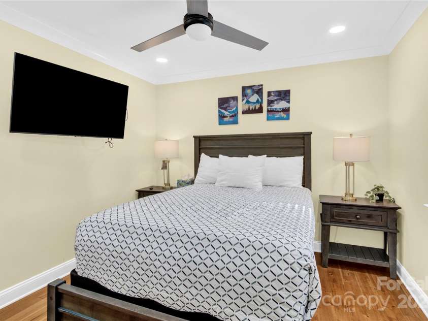 11116 Vista Canyon Drive, Charlotte, NC 28226.  MLS# CAR4201076, YatesRealty ID 275. 