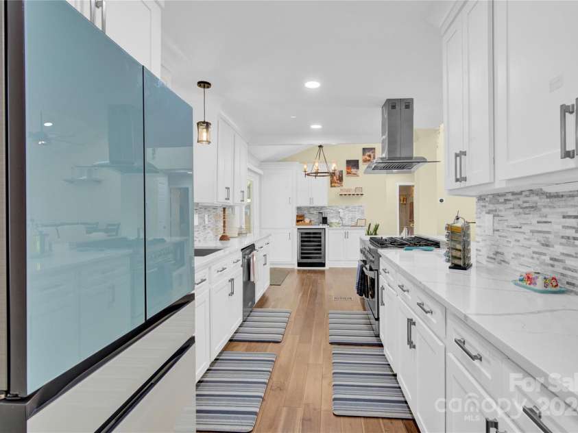 11116 Vista Canyon Drive, Charlotte, NC 28226.  MLS# CAR4201076, YatesRealty ID 275. 