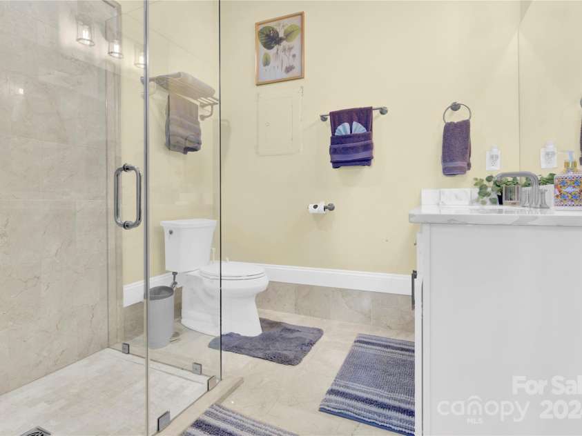 11116 Vista Canyon Drive, Charlotte, NC 28226.  MLS# CAR4201076, YatesRealty ID 275. 