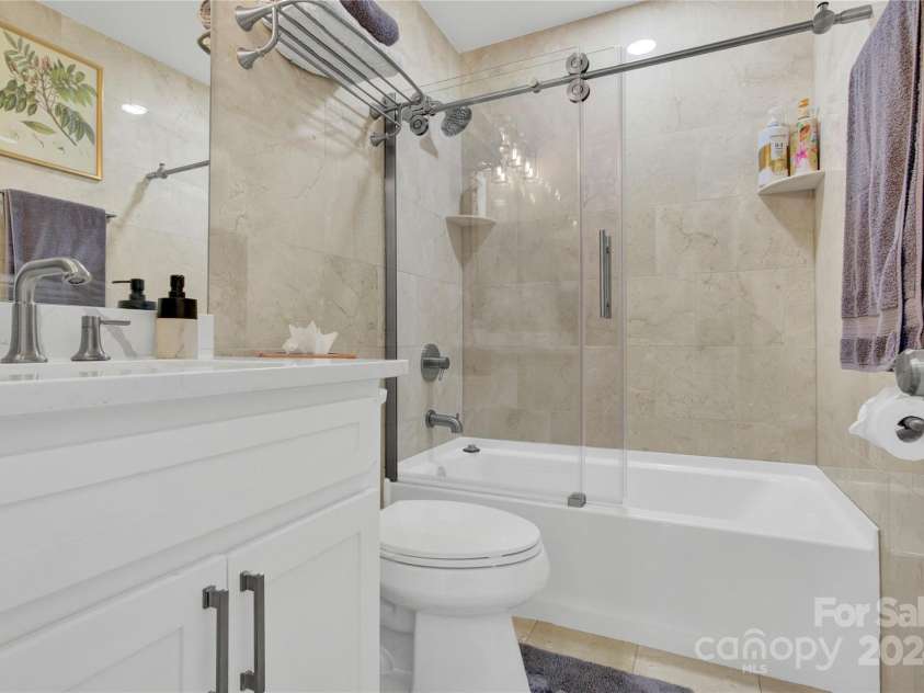 11116 Vista Canyon Drive, Charlotte, NC 28226.  MLS# CAR4201076, YatesRealty ID 275. 