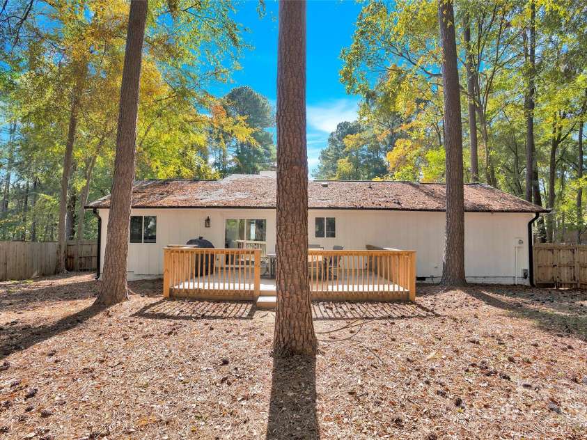 11116 Vista Canyon Drive, Charlotte, NC 28226.  MLS# CAR4201076, YatesRealty ID 275. 