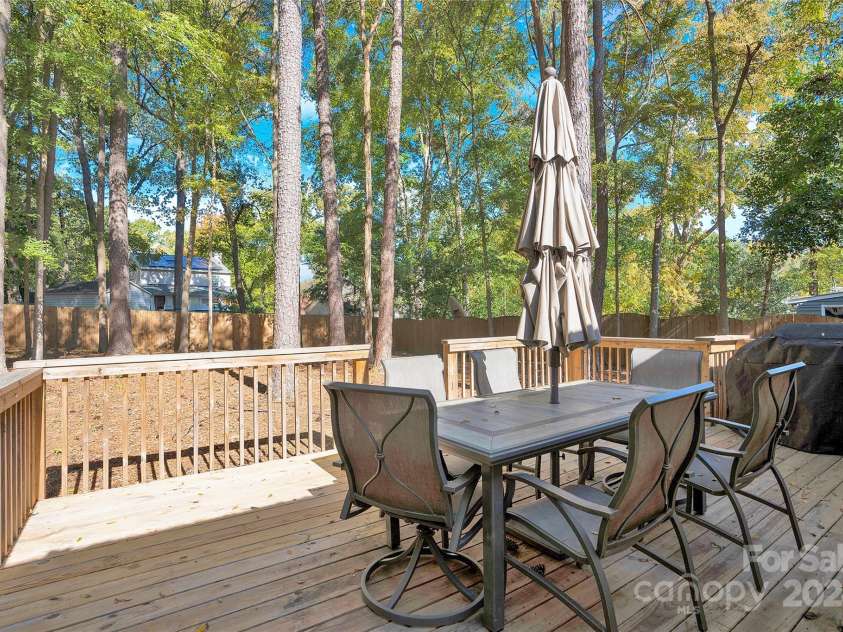 11116 Vista Canyon Drive, Charlotte, NC 28226.  MLS# CAR4201076, YatesRealty ID 275. 