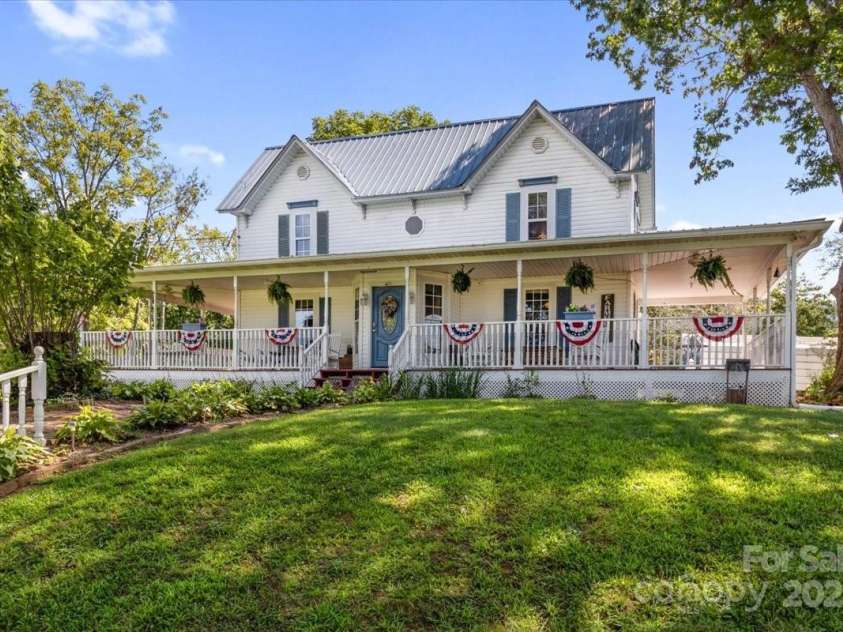 201 Murphy Hill Road, Weaverville, NC 28787.  MLS# CAR4296849, YatesRealty ID 275. 